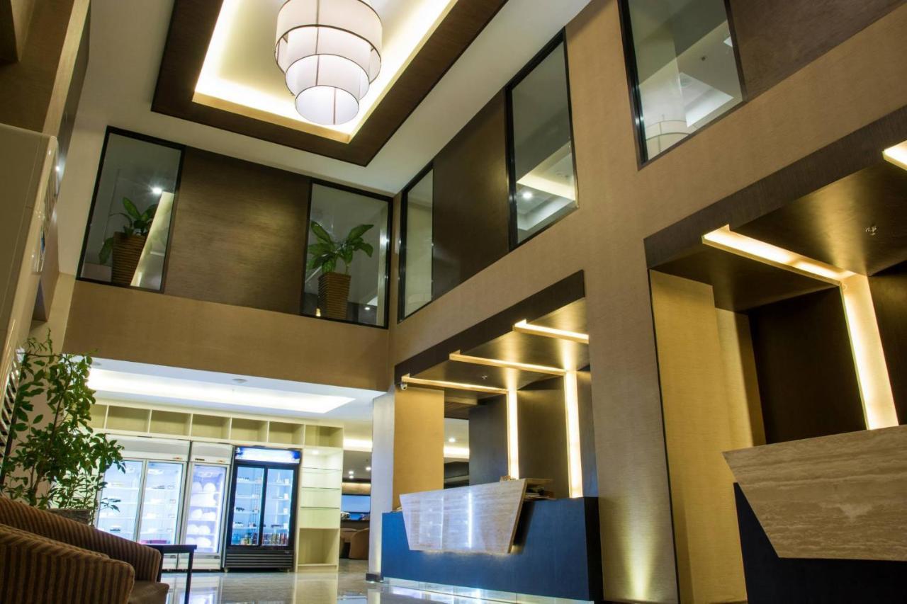 Gt Hotel Iloilo Экстерьер фото