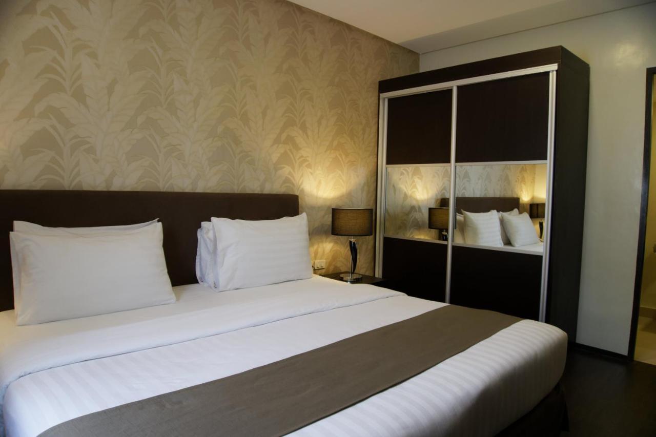 Gt Hotel Iloilo Экстерьер фото