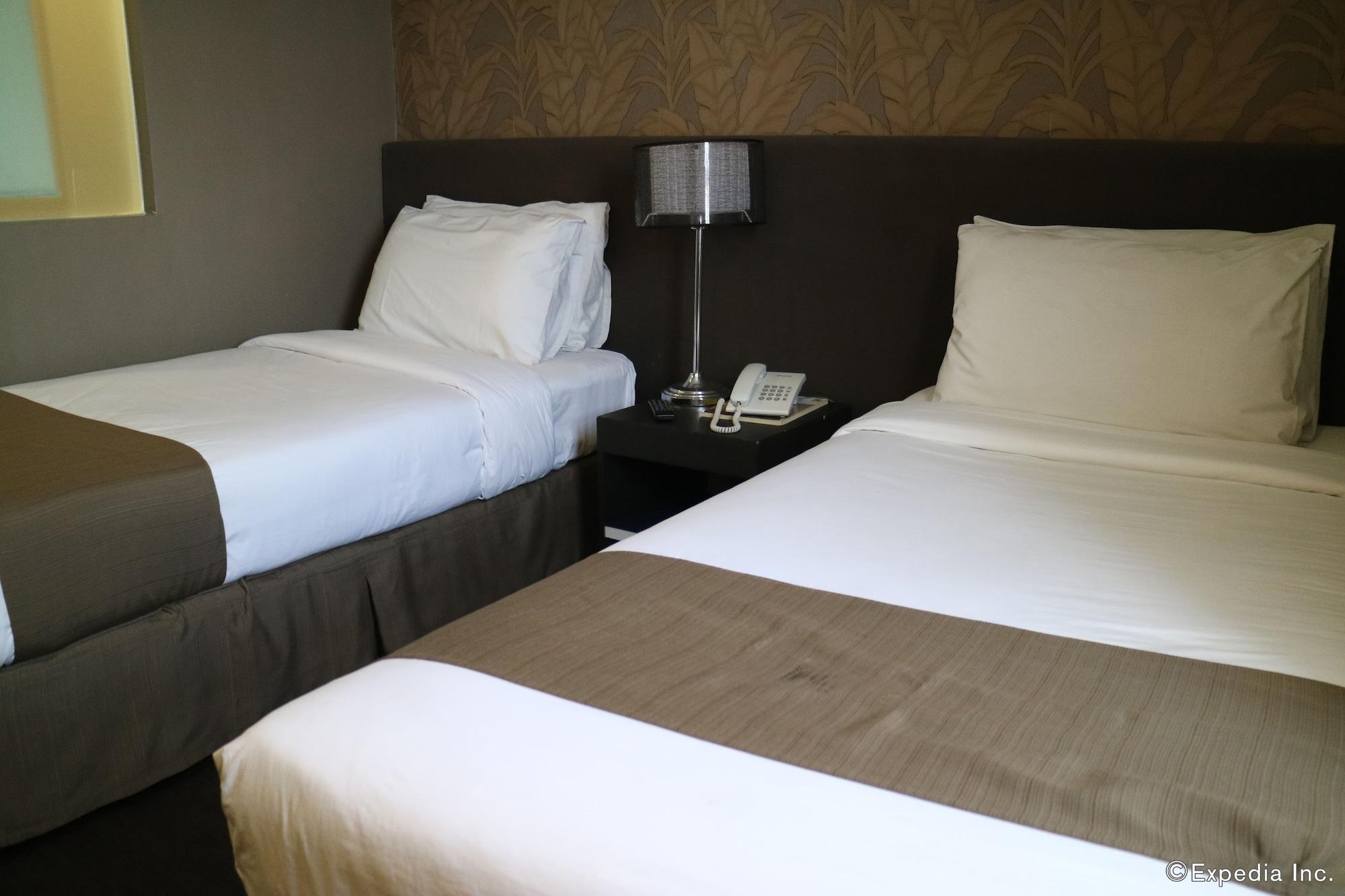 Gt Hotel Iloilo Экстерьер фото