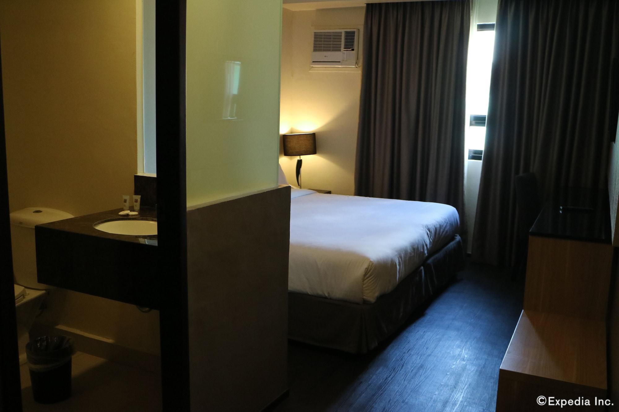 Gt Hotel Iloilo Экстерьер фото