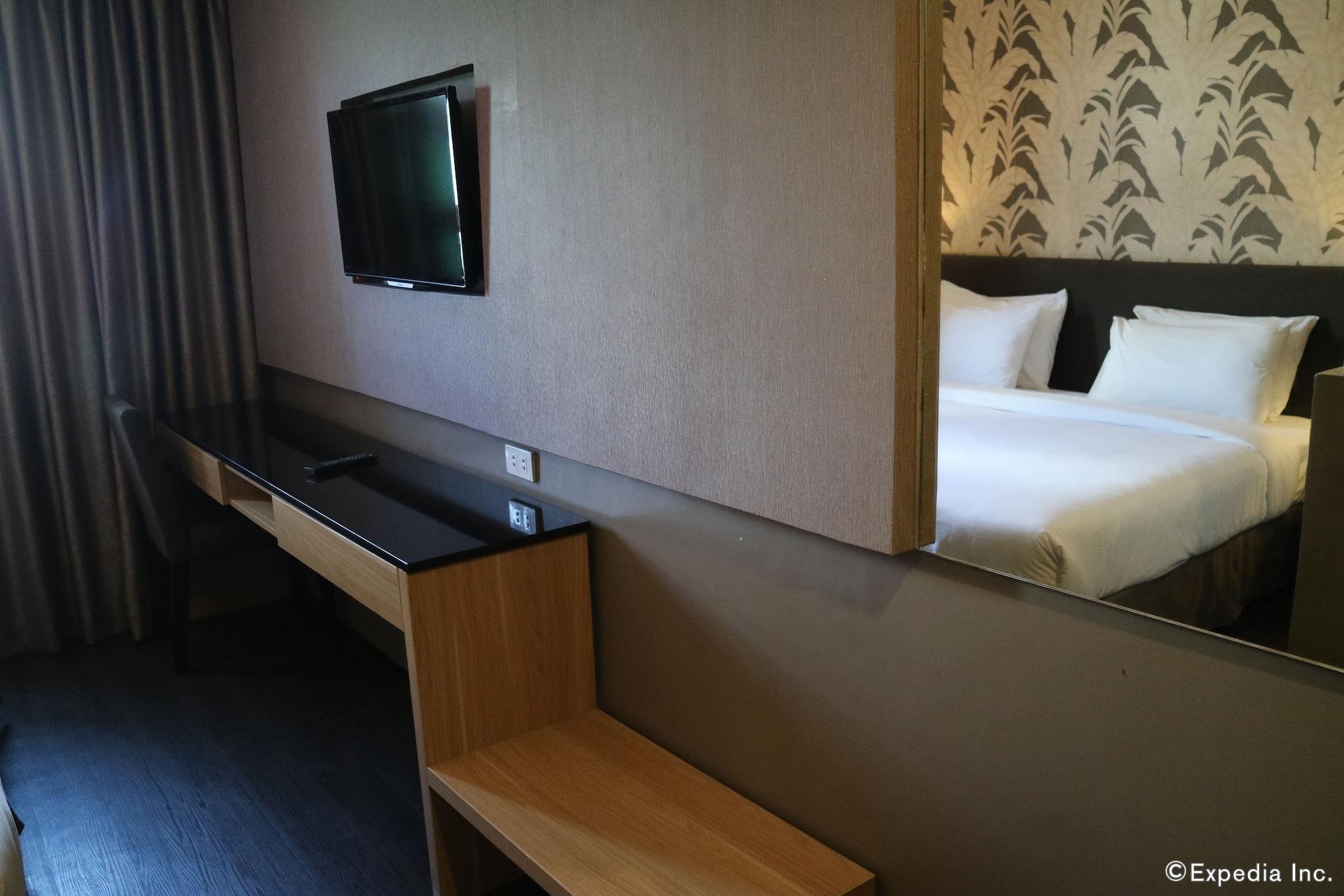 Gt Hotel Iloilo Экстерьер фото