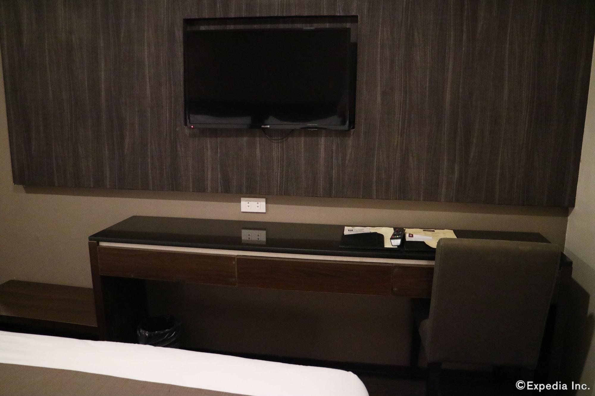 Gt Hotel Iloilo Экстерьер фото