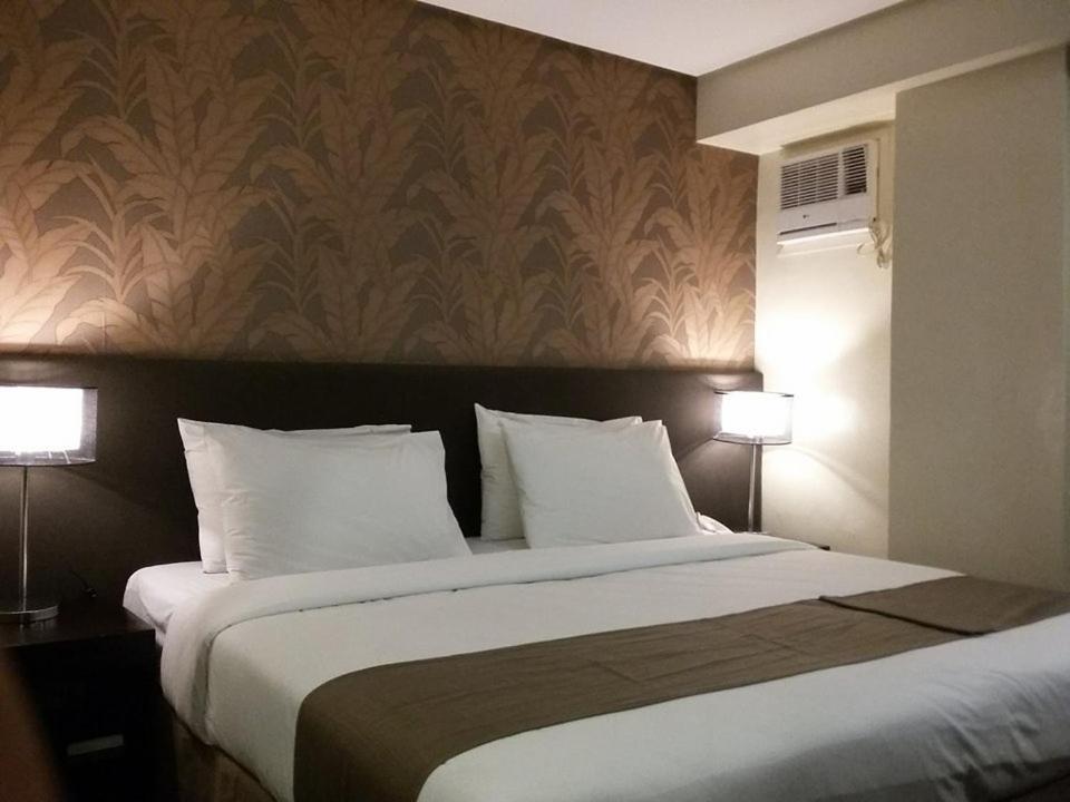 Gt Hotel Iloilo Экстерьер фото