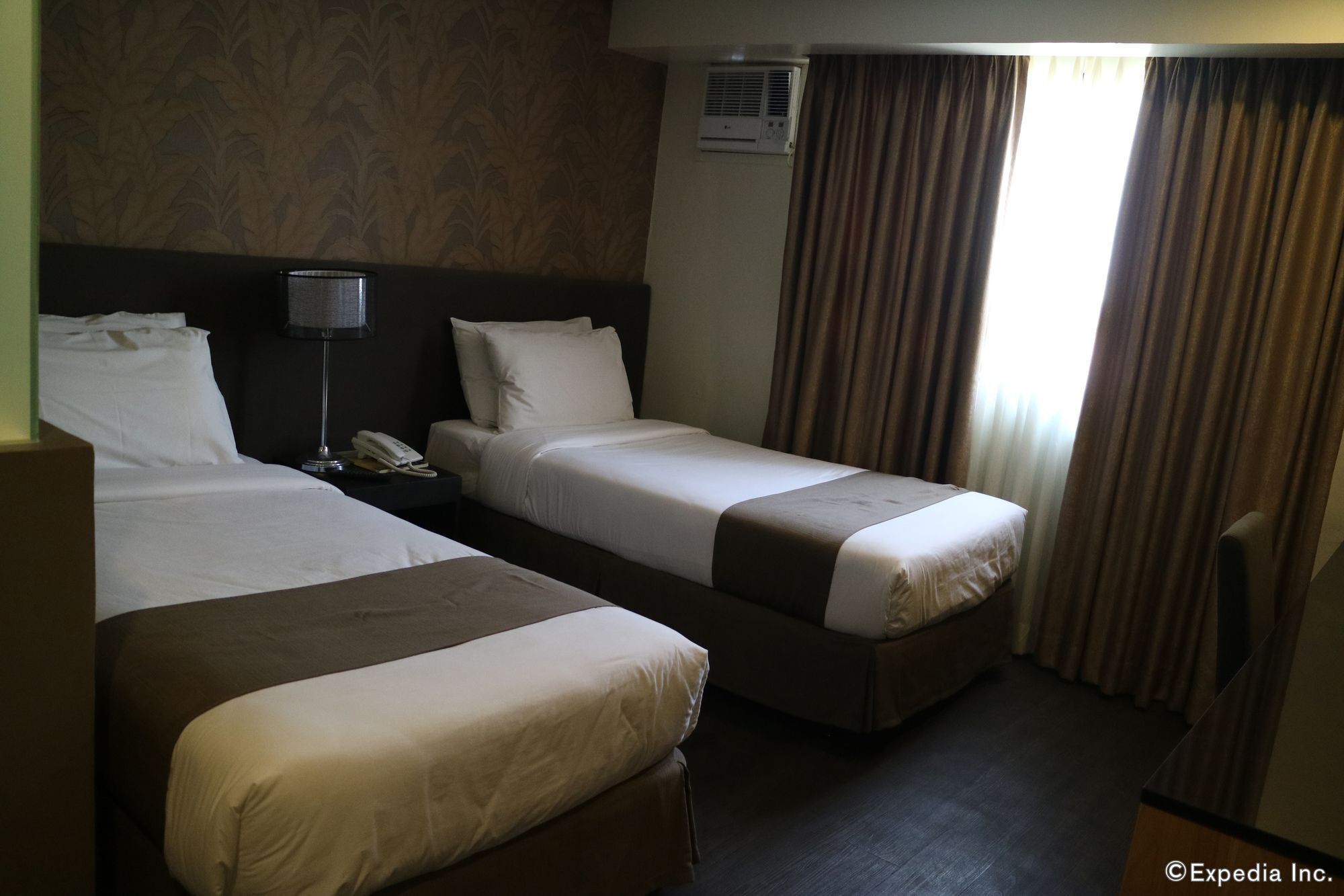 Gt Hotel Iloilo Экстерьер фото