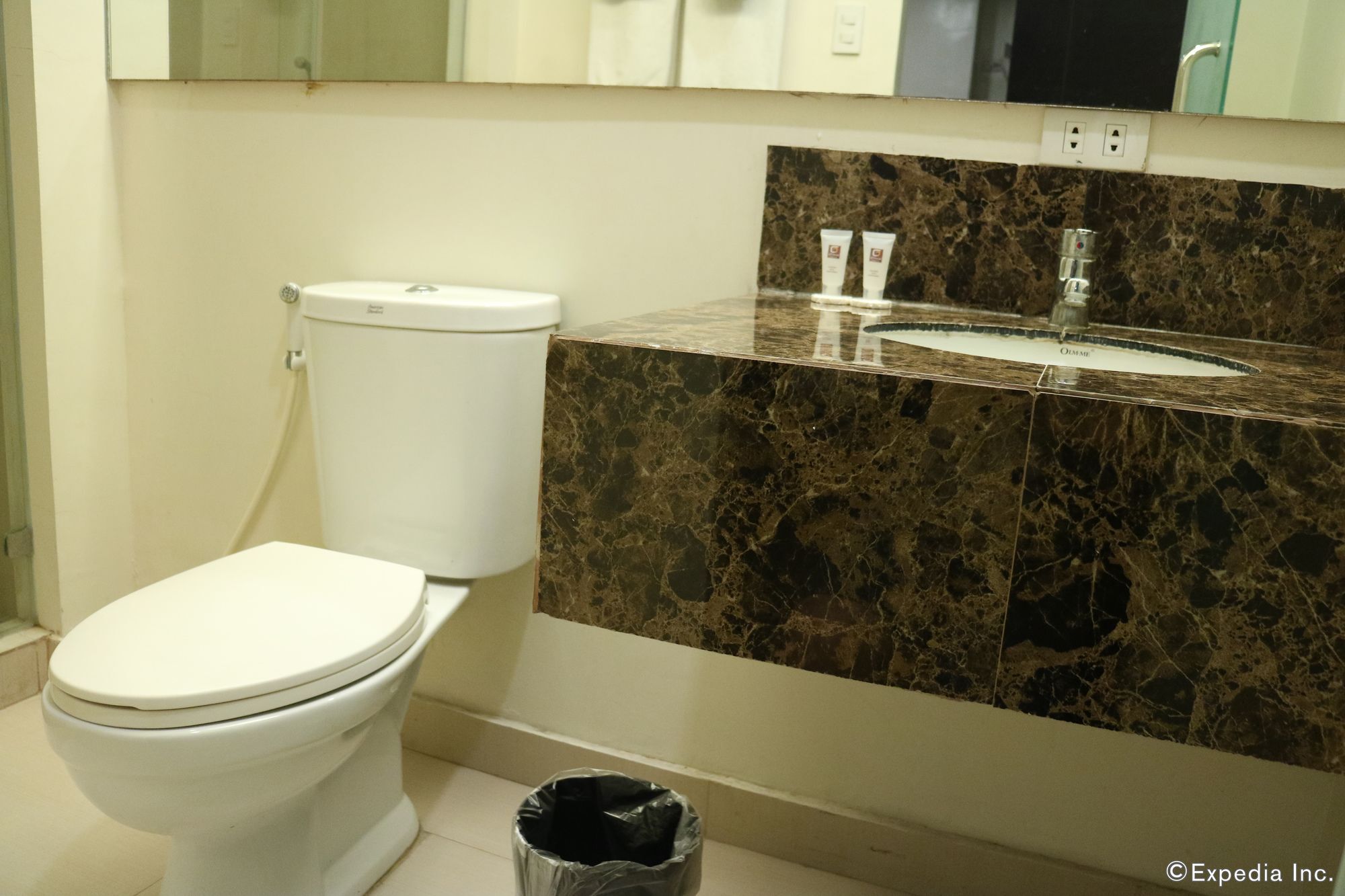 Gt Hotel Iloilo Экстерьер фото